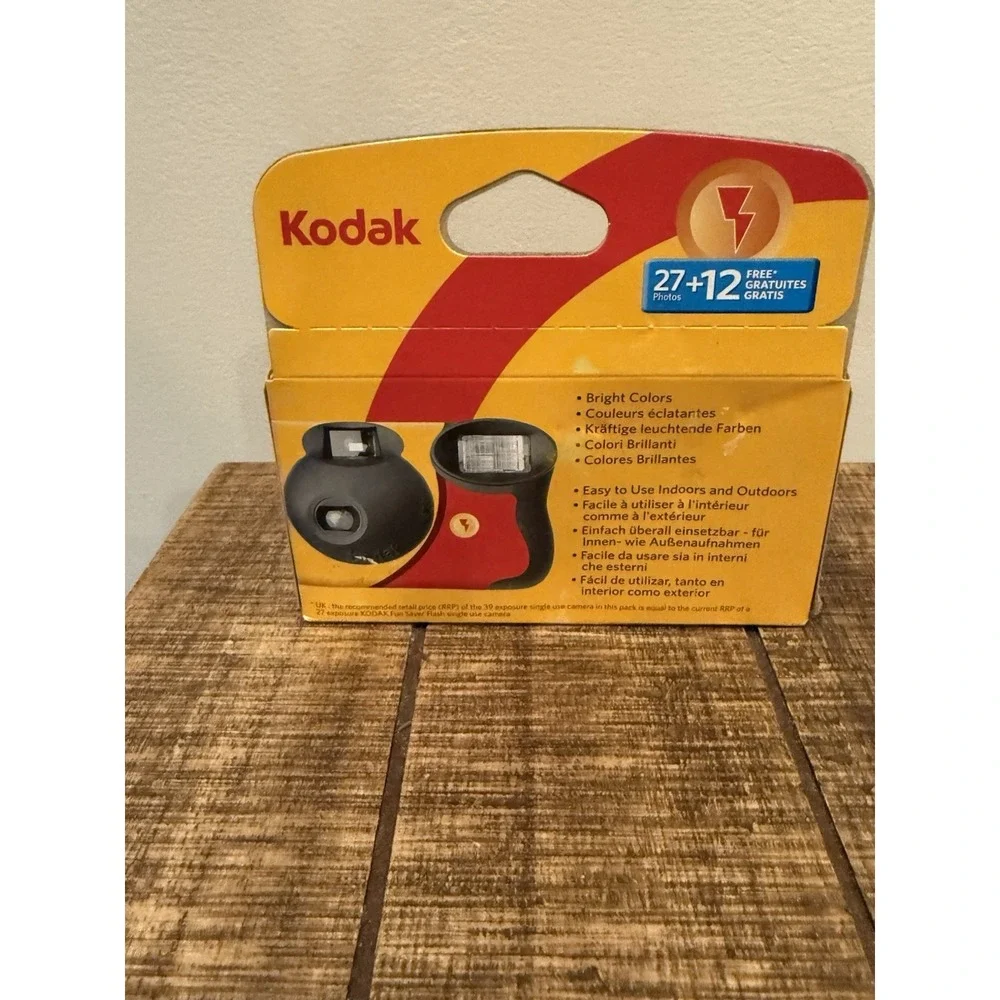 New Kodak 3920949 Fun‎ Saver Single Use Camera with Flash (Yellow/Red)
